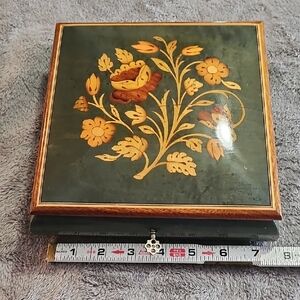 Floral Inlay Wooden Box - Green and Yellow
